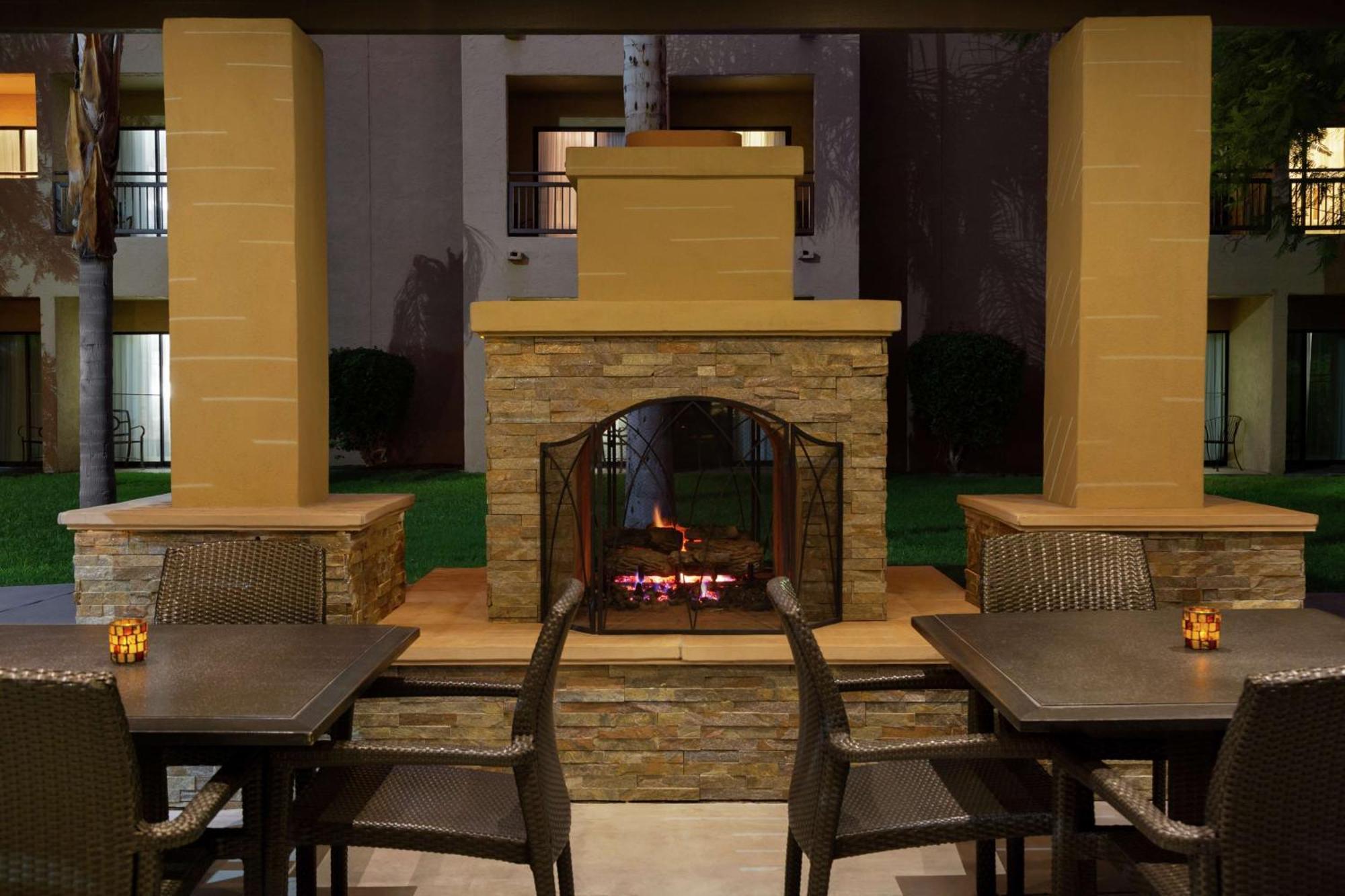 Embassy Suites By Hilton Phoenix Tempe Exterior foto