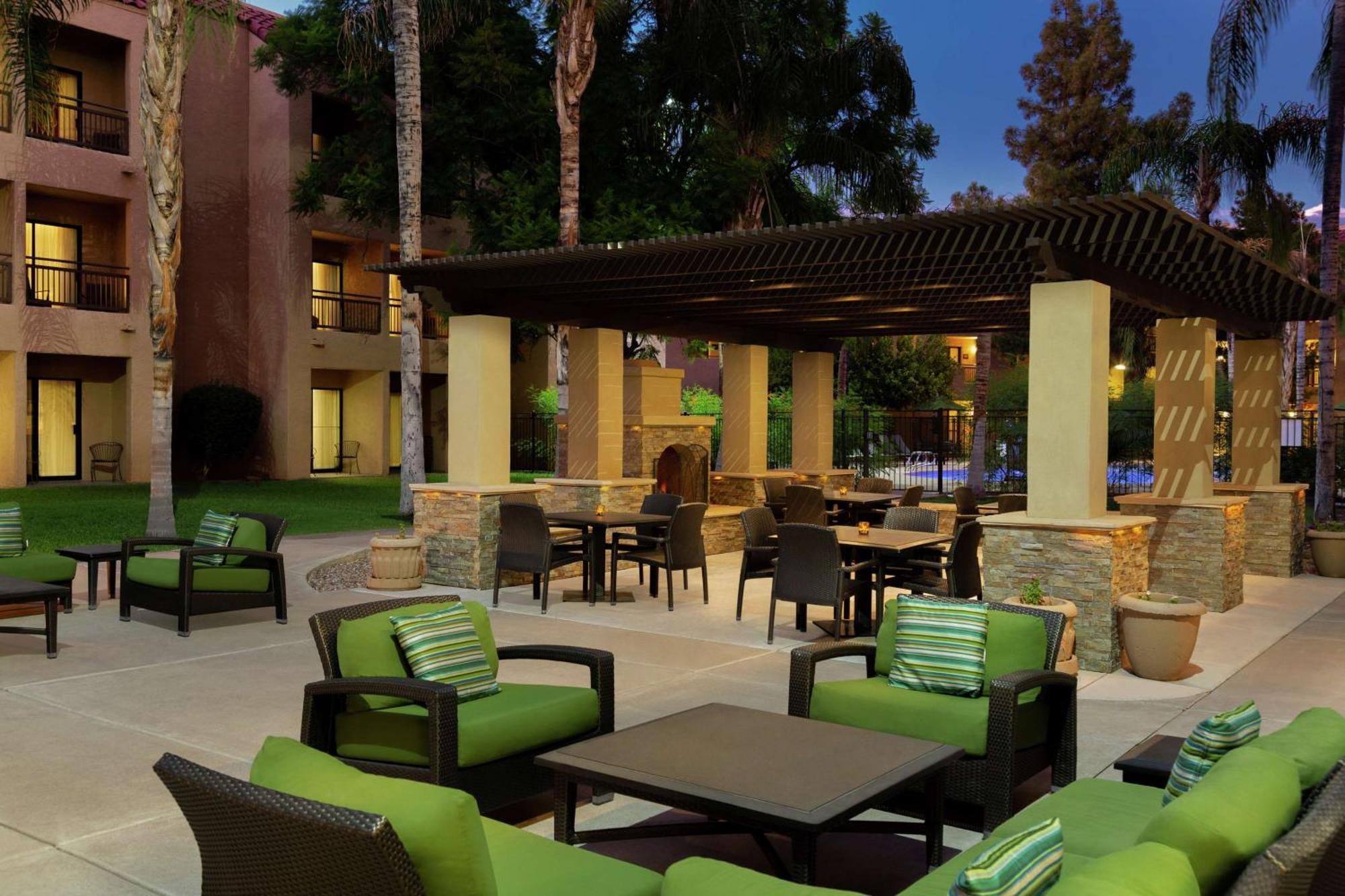Embassy Suites By Hilton Phoenix Tempe Exterior foto
